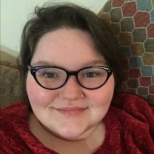 Meet your Posher, Simone